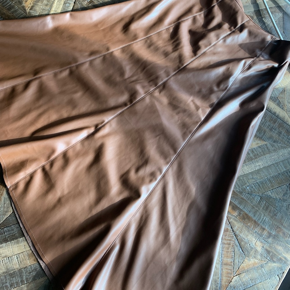 BSL women’s skirt size L. Never worn